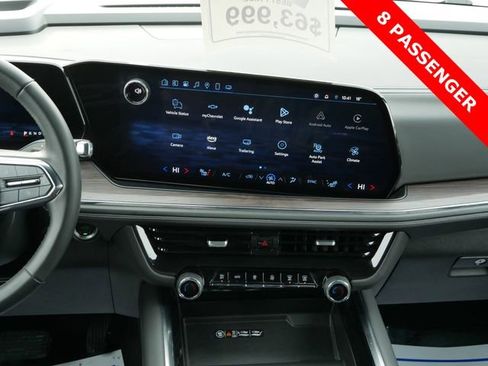 Used 2025 Chevrolet Suburban LT image 10