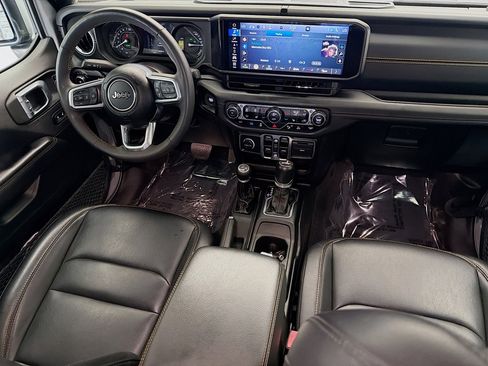 Used 2024 Jeep Wrangler Unlimited Sahara w/ Technology Group AWD/4WD image 12