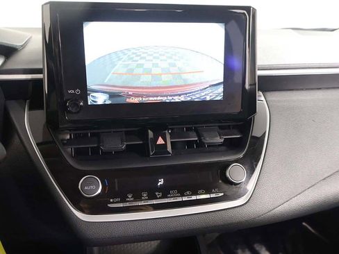 Used 2025 Toyota Corolla LE FWD image 35