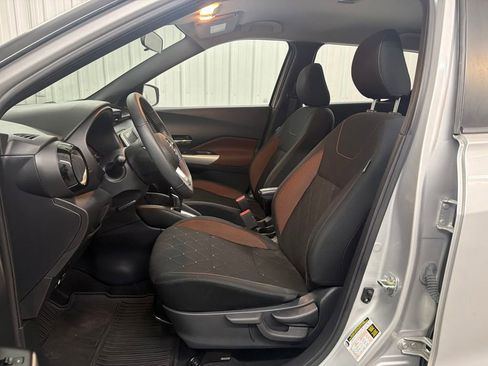 Used 2020 Nissan Kicks SR FWD image 11