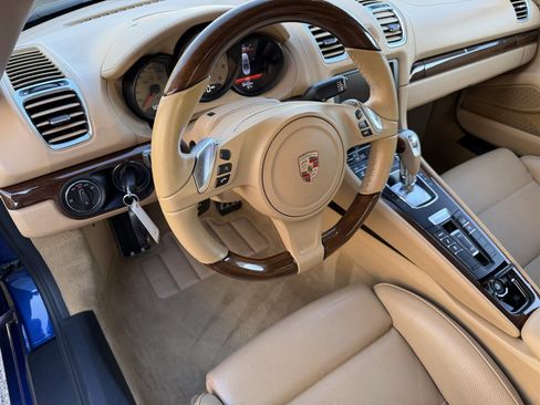 Used 2013 Porsche Boxster S image 7