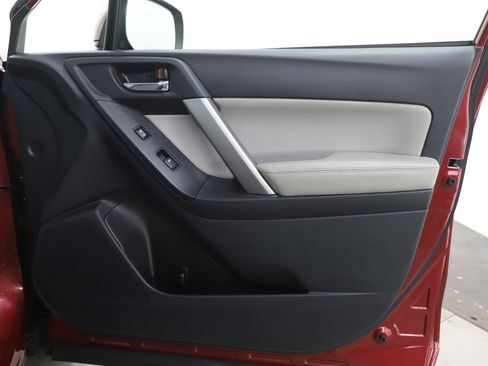 Used 2014 Subaru Forester 2.5i Limited w/ Popular Package #2 image 12