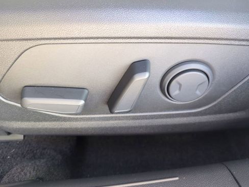 New 2026 Hyundai Elantra Limited image 21