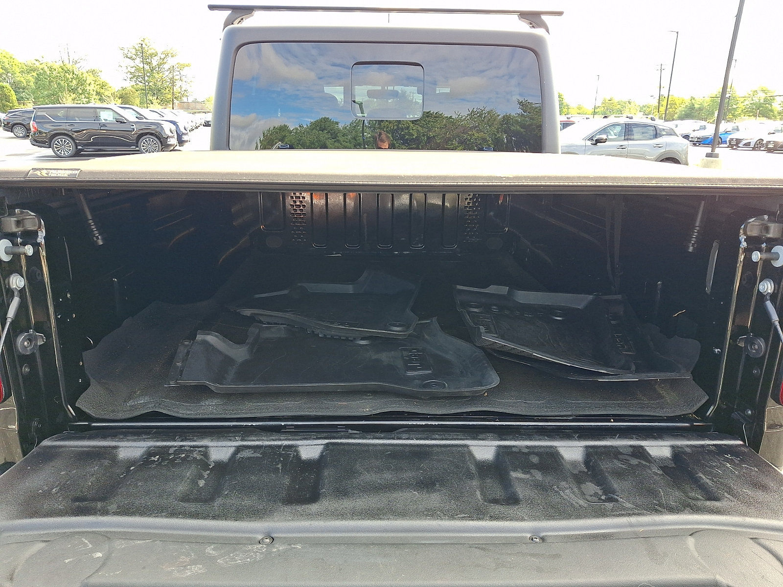 Used 2021 Jeep Gladiator Sport AWD/4WD image 29