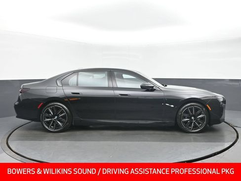 Used 2023 BMW i7 xDrive60 AWD/4WD image 2