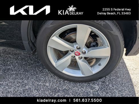 Used 2018 Jaguar E-PACE R-Dynamic SE image 19