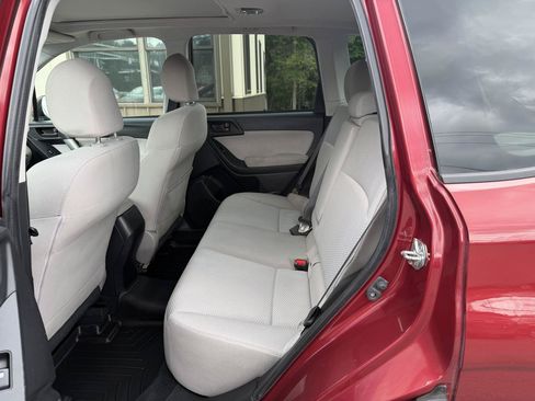 Used 2014 Subaru Forester 2.5i Premium w/ All-Weather Package AWD/4WD image 9