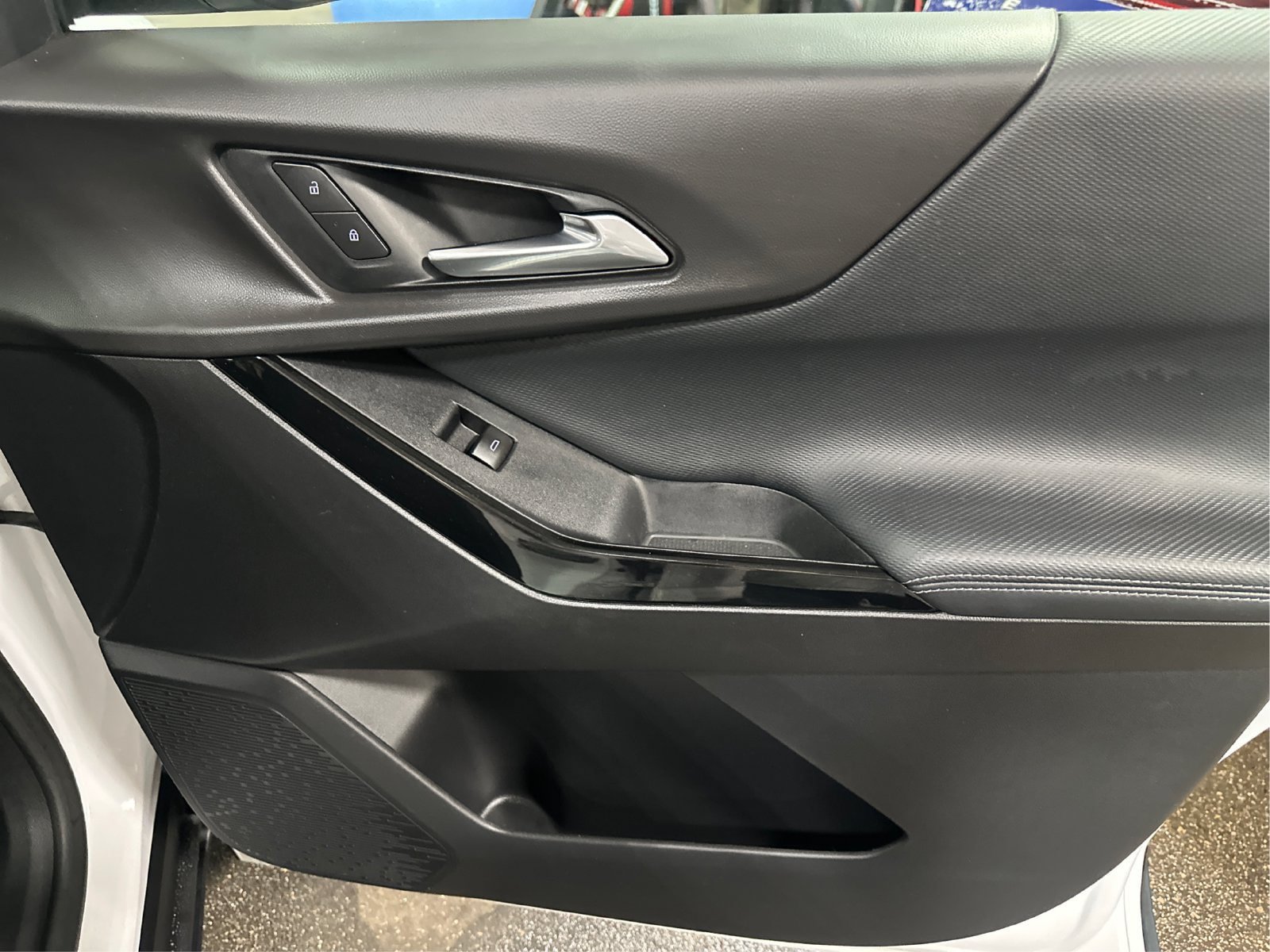 Used 2026 Chevrolet Equinox LT AWD/4WD image 21