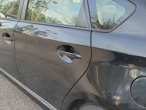 Used 2014 Toyota Prius Three image 27