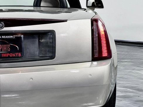 Used 2006 Cadillac XLR RWD image 14