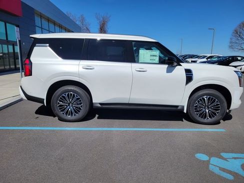 New 2025 Nissan Armada SL w/ Captain's Chari Seat Package image 3