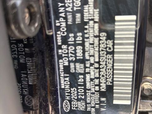 Used 2025 Hyundai Venue SEL FWD image 7