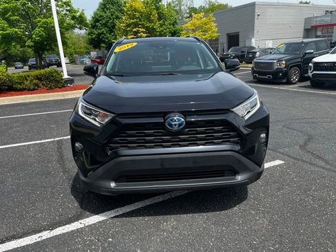 Used 2019 Toyota RAV4 XLE w/ Convenience Package AWD/4WD image 2