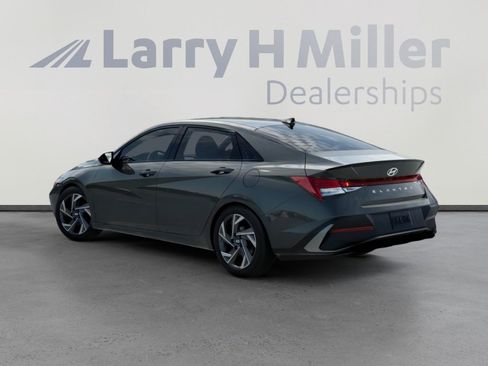 New 2026 Hyundai Elantra SEL Sport Premium FWD image 5
