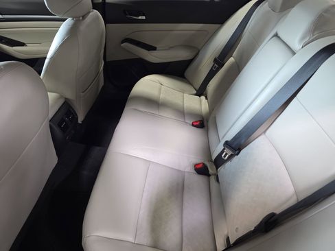Used 2023 Nissan Altima 2.5 SL FWD image 14