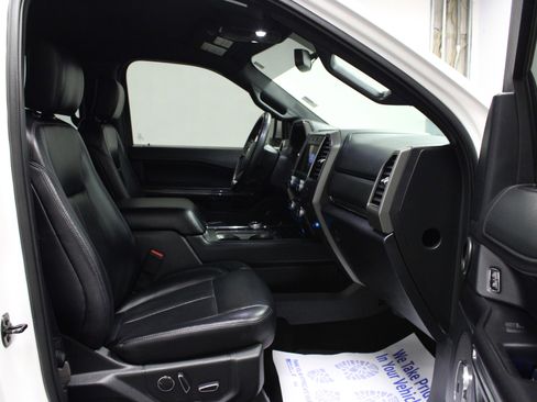 Used 2019 Ford Expedition XLT w/ Equipment Group 202A RWD image 17
