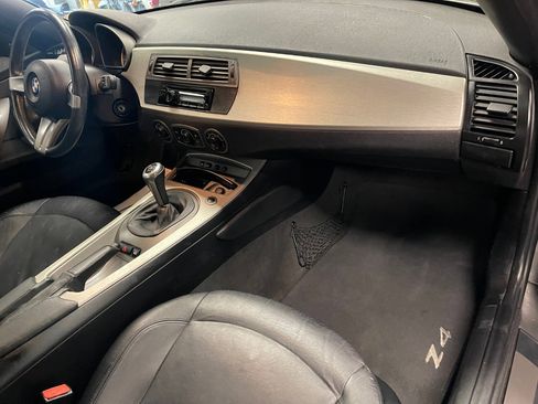 Used 2003 BMW Z4 3.0i image 12