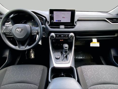 Used 2025 Toyota RAV4 XLE AWD/4WD image 15
