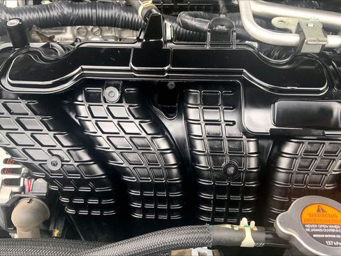 Used 2024 Nissan Altima 2.5 SV FWD image 33