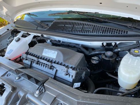 Used 2025 Chevrolet Express 2500 w/ Driver Convenience Package RWD image 7