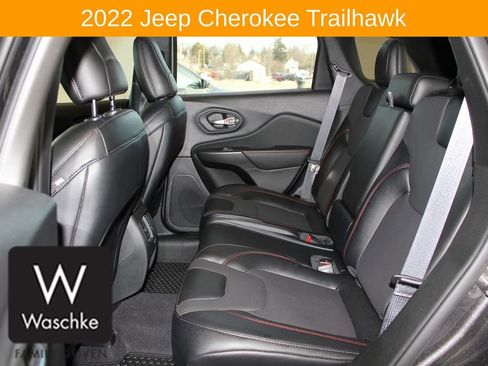 Used 2022 Jeep Cherokee Trailhawk w/ Premium Leather Package image 18
