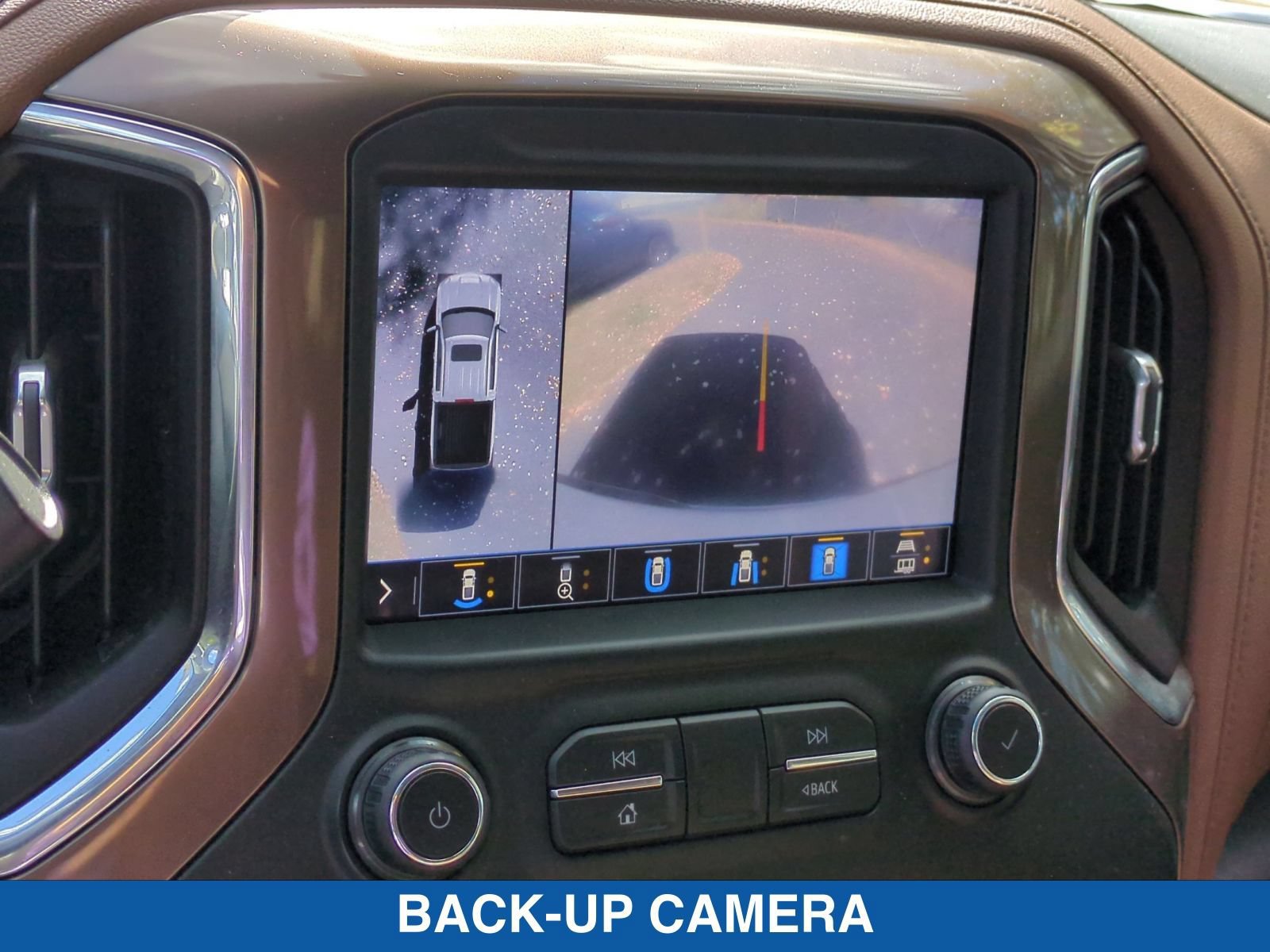 Used 2020 Chevrolet Silverado 1500 High Country w/ Technology Package AWD/4WD image 23