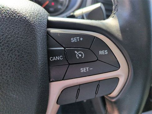 Used 2015 Jeep Cherokee Latitude image 20