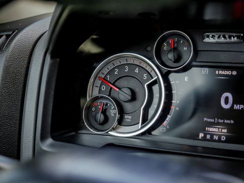 Used 2016 RAM 2500 Lone Star w/ Black Appearance Group image 16