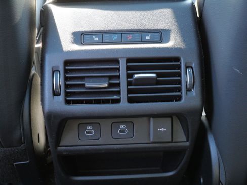 Used 2024 Land Rover Discovery Sport Dynamic SE AWD/4WD image 19