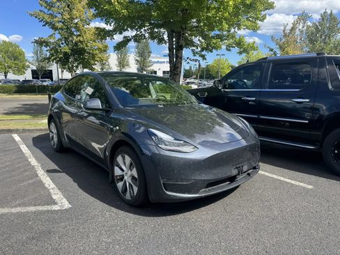 Used 2020 Tesla Model Y Long Range AWD/4WD image 9