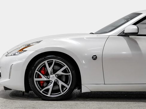Used 2013 Nissan 370Z Touring w/ Sport Pkg RWD image 14
