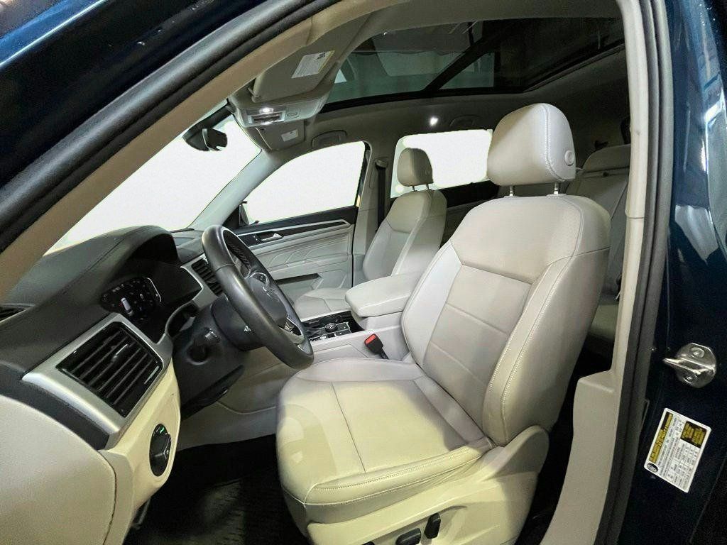 Used 2023 Volkswagen Atlas SE w/ Panoramic Sunroof Package AWD/4WD image 12