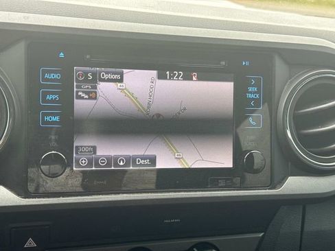 Used 2019 Toyota Tacoma TRD Sport w/ Technology Package image 32