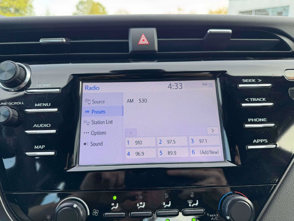 Used 2019 Toyota Camry LE FWD image 28