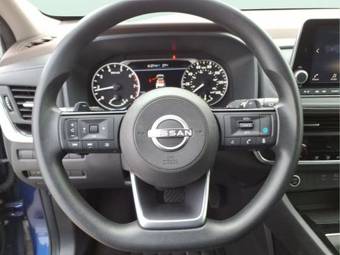 Used 2023 Nissan Rogue SV image 22