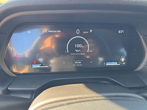 Used 2023 Jeep Grand Cherokee Laredo image 16