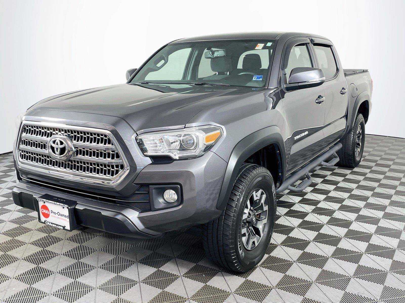 Used 2016 Toyota Tacoma TRD Off-Road w/ Towing Package AWD/4WD image 3