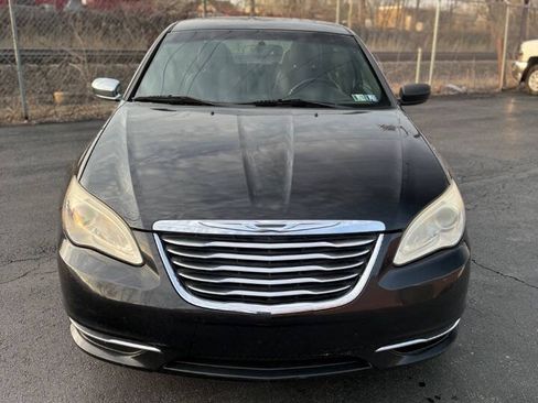 Used 2011 Chrysler 200 Limited FWD image 10