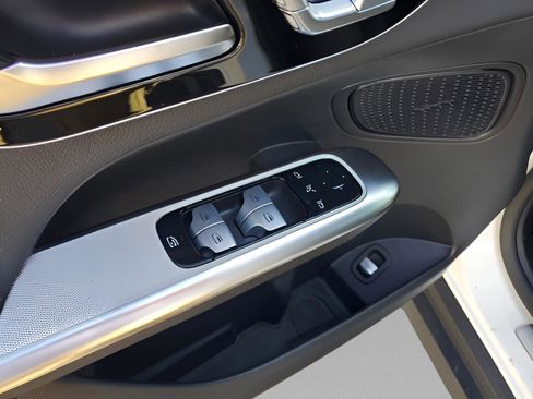 Certified 2025 Mercedes-Benz GLC 300 300 image 14