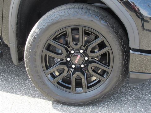 Used 2022 GMC Sierra 1500 Elevation w/ Elevation Premium Package image 8