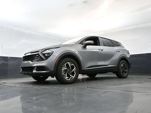 Used 2023 Kia Sportage LX AWD/4WD image 20