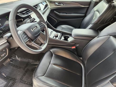 Used 2024 Jeep Grand Cherokee Limited 4xe image 6