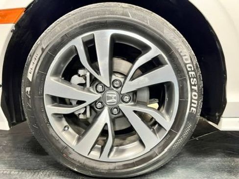 Used 2024 Honda Odyssey Touring image 11