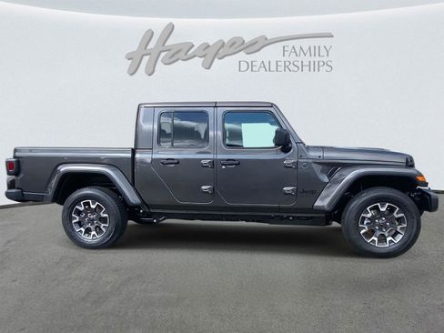 New 2026 Jeep Gladiator Sport image 3