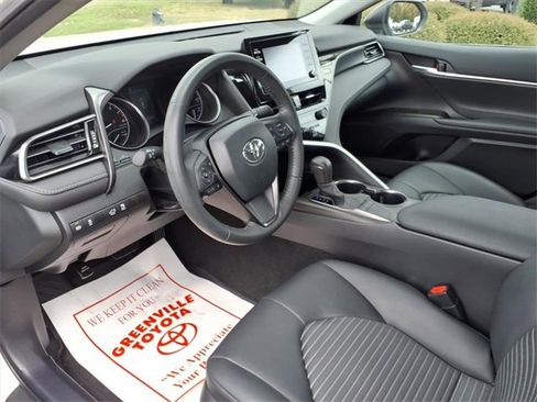 Used 2023 Toyota Camry SE image 12