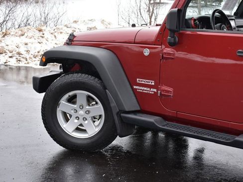 Used 2012 Jeep Wrangler Unlimited Sport image 9