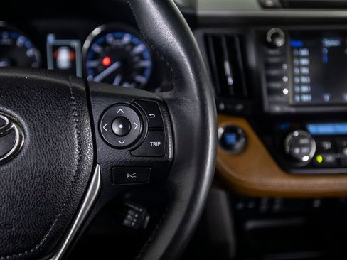 Used 2017 Toyota RAV4 Platinum image 28