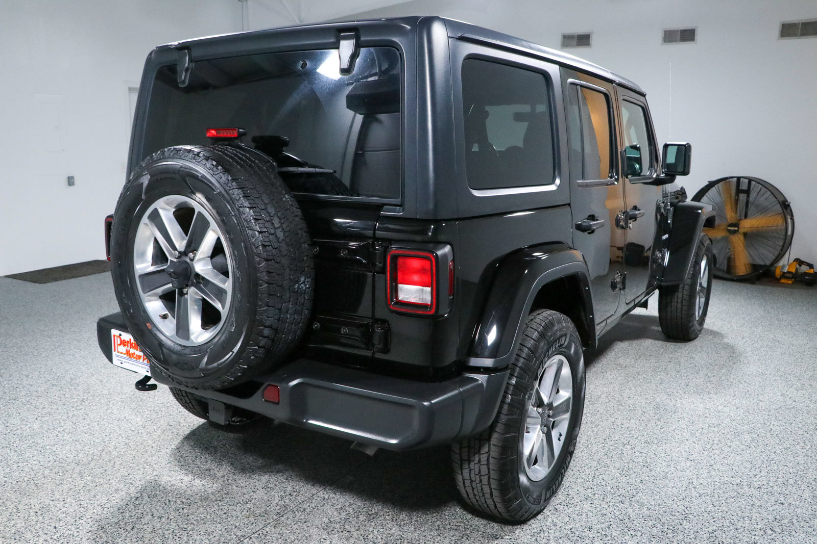 Used 2022 Jeep Wrangler Unlimited Sahara w/ Cold Weather Group AWD/4WD image 7