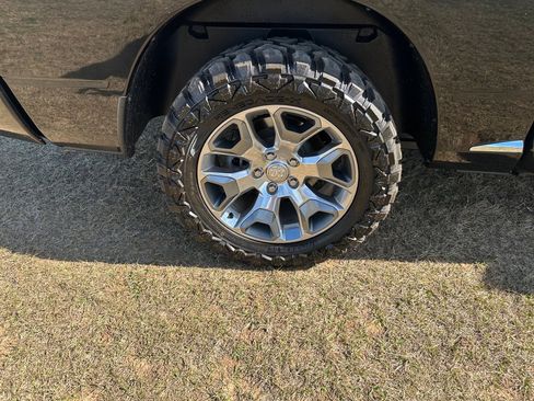 Used 2017 RAM 1500 Limited image 10