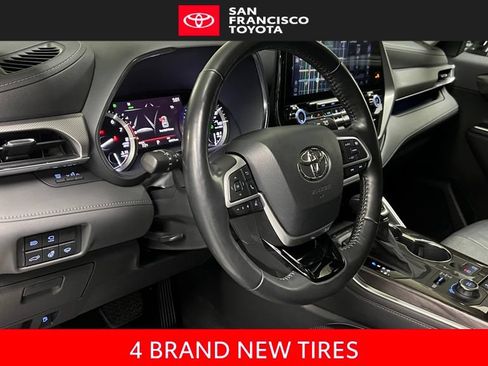 Used 2022 Toyota Highlander Platinum AWD/4WD image 13